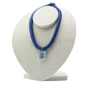 Colar azul