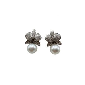 B009 Brinco flor com inumeros diamantes