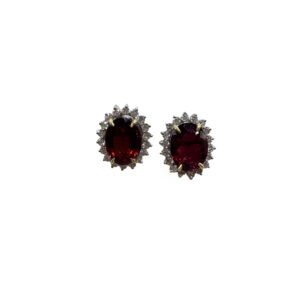 B0015 Brinco com esmeralda oval 10x8.5mm, com 16 diamantes, 2mm